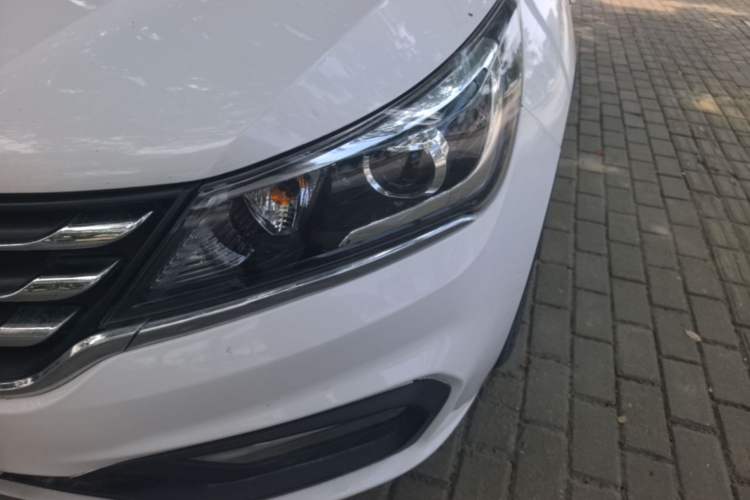 Used Baojun 310W 2017 1.5L Manual Comfort Version China V Left Front Headlight