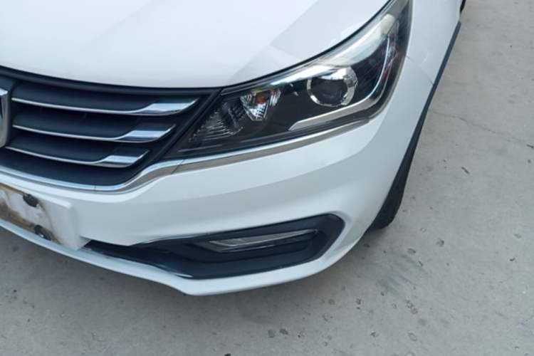Used Baojun 310W 2017 1.5L Manual Fashion Model China V Left Front Headlight