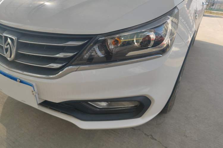 Used Baojun 310W 2017 1.5L Manual Comfort Version China VI Emission Standard Left Front Headlight