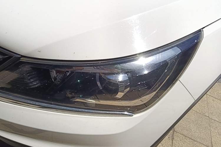 Used Baojun 310W 2017 1.5L Manual Fashion Model China V Left Front Headlight
