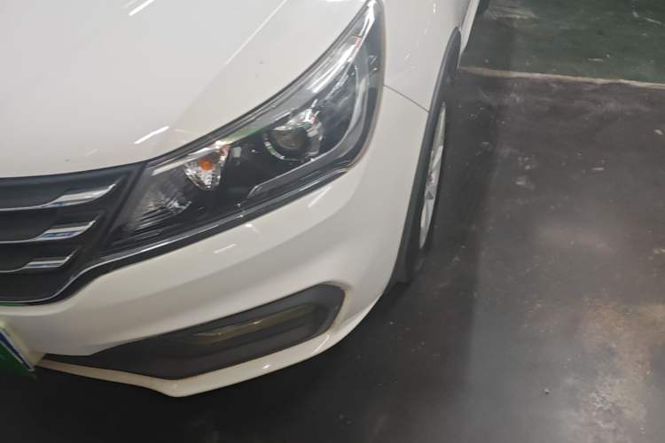 Used Baojun 310W 2017 1.5L Manual Fashion Model China V Left Front Headlight