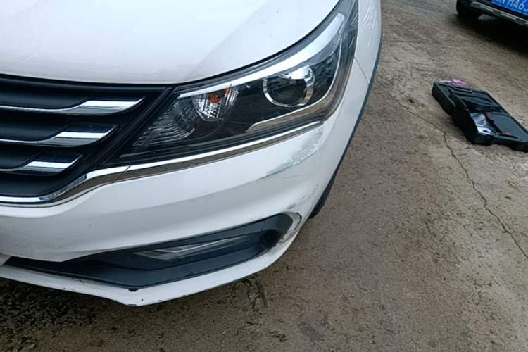 Used Baojun 310W 2017 1.5L Manual Fashion Model China V Left Front Headlight