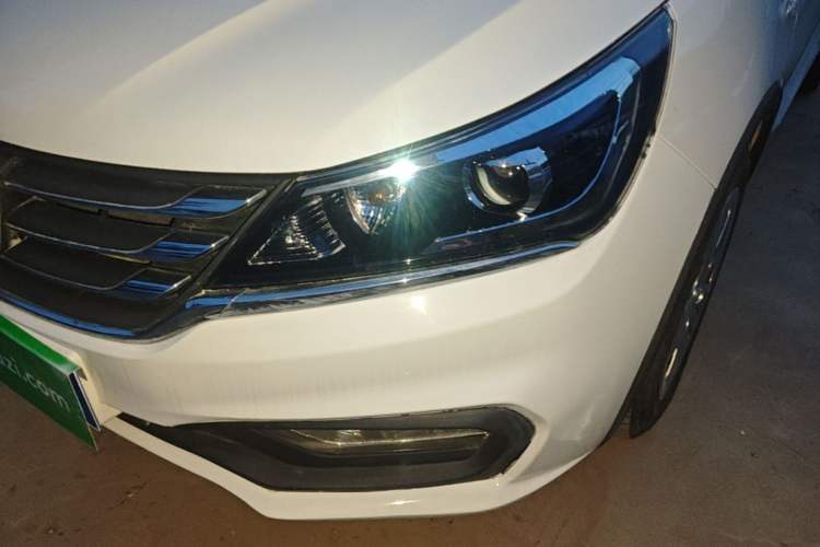 Used Baojun 310W 2017 1.5L Manual Comfort Version China V Left Front Headlight