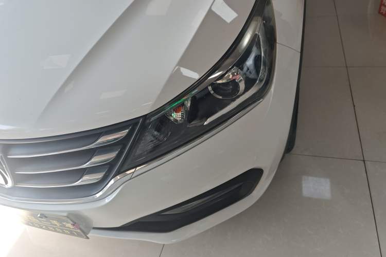 Used Baojun 310W 2017 1.5L Manual Comfort Version China VI Emission Standard Left Front Headlight