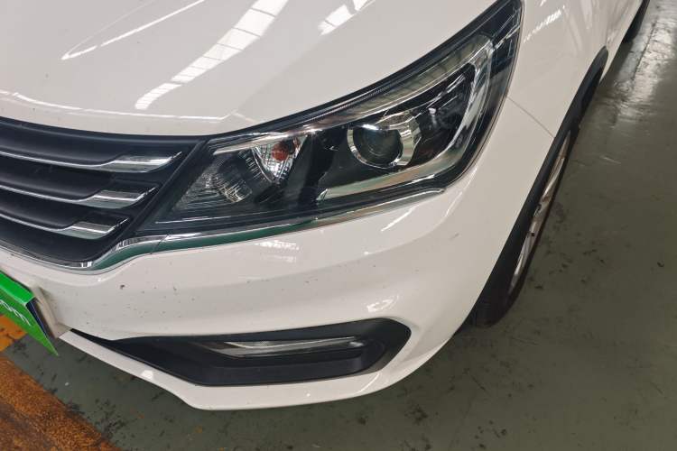 Used Baojun 310W 2017 1.5L Manual Fashion Model China V Left Front Headlight