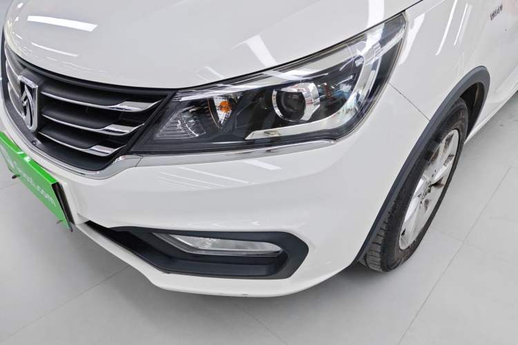 Used Baojun 310W 2017 1.5L Manual Fashion Edition China VI Left Front Headlight