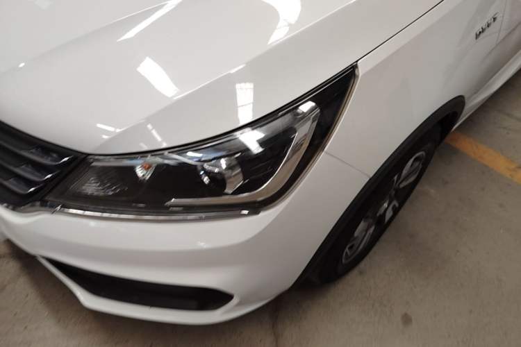 Used Baojun 310W 2017 1.5L Manual Luxury Edition China V Left Front Headlight