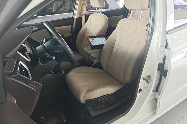 Used Baojun 310W 2017 1.5L Manual Comfort Version China V Left Front Seat