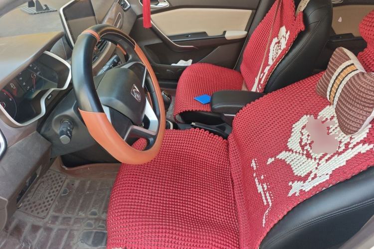 Used Baojun 310W 2017 1.5L Manual Comfort Version China VI Emission Standard Left Front Seat