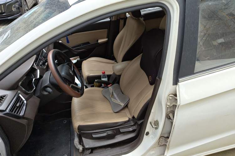 Used Baojun 310W 2017 1.5L Manual Fashion Model China V Left Front Seat