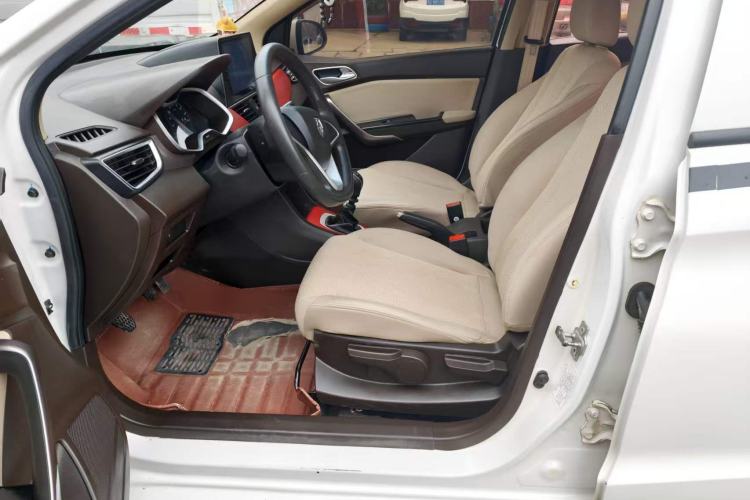 Used Baojun 310W 2017 1.5L Manual Comfort Version China V Left Front Seat