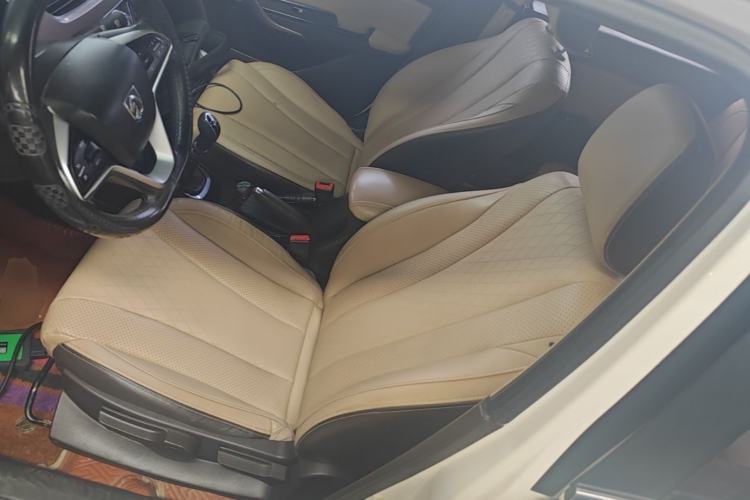Used Baojun 310W 2017 1.5L Manual Fashion Model China V Left Front Seat