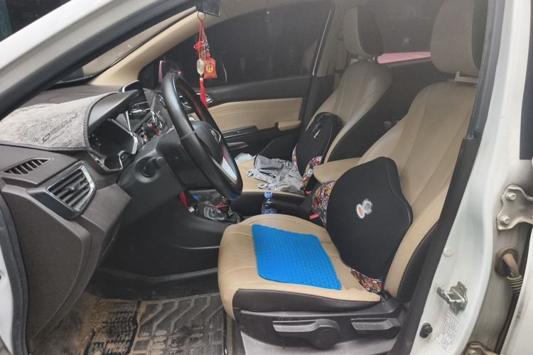Used Baojun 310W 2017 1.5L Manual Fashion Model China V Left Front Seat