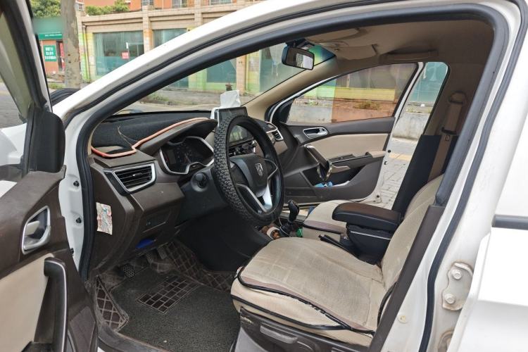 Used Baojun 310W 2017 1.5L Manual Comfort Version China V Left Front Seat