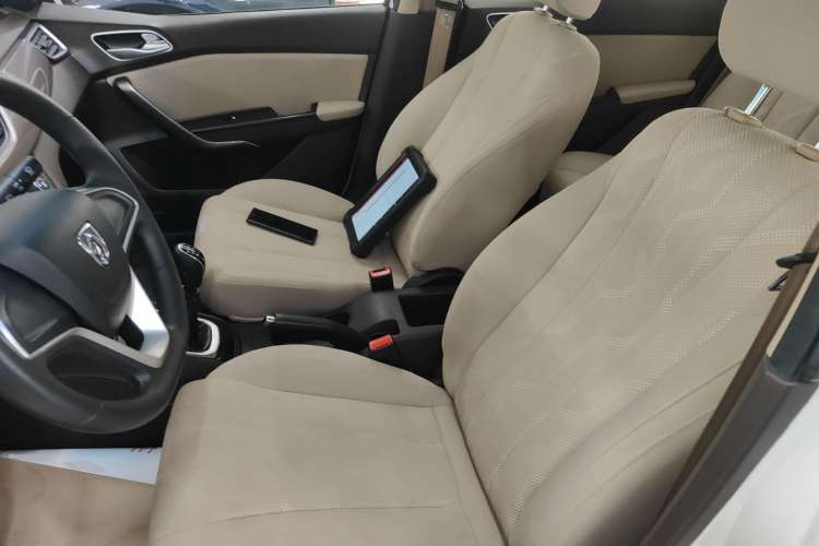 Used Baojun 310W 2017 1.5L Manual Comfort Version China VI Emission Standard Left Front Seat
