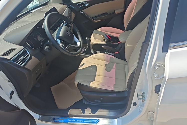 Used Baojun 310W 2017 1.5L Manual Luxury Edition China V Left Front Seat