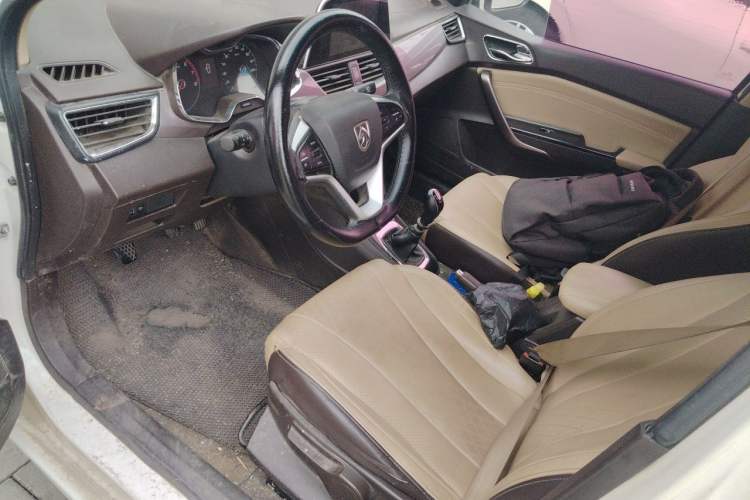 Used Baojun 310W 2017 1.5L Manual Fashion Model China V Left Front Seat