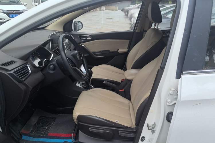 Used Baojun 310W 2017 1.5L Manual Fashion Model China V Left Front Seat