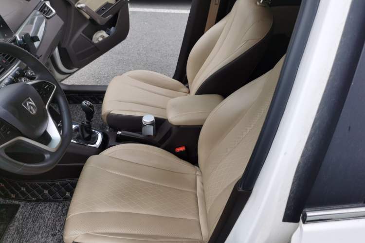 Used Baojun 310W 2017 1.5L Manual Fashion Model China V Left Front Seat