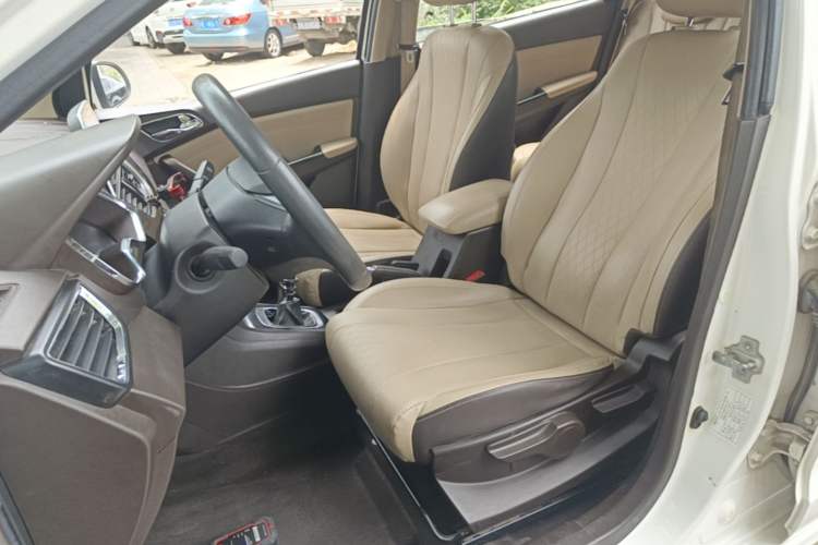 Used Baojun 310W 2017 1.5L Manual Fashion Model China V Left Front Seat