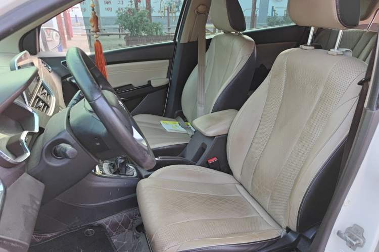 Used Baojun 310W 2017 1.5L Manual Fashion Model China V Left Front Seat