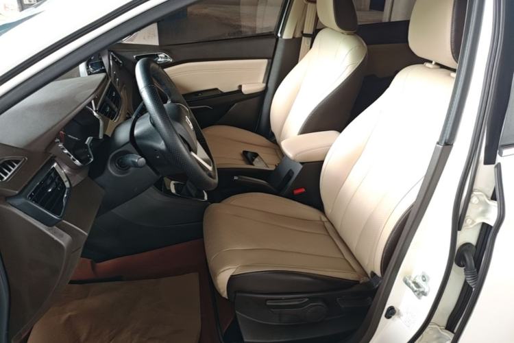 Used Baojun 310W 2017 1.5L Manual Fashion Model China V Left Front Seat
