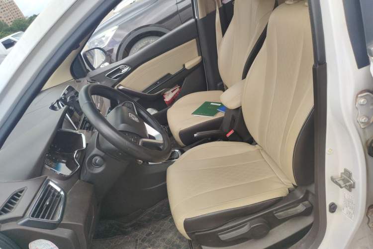 Used Baojun 310W 2017 1.5L Manual Fashion Edition China VI Left Front Seat
