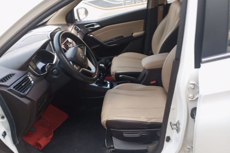 Used Baojun 310W 2017 1.5L Manual Fashion Model China V Left Front Seat