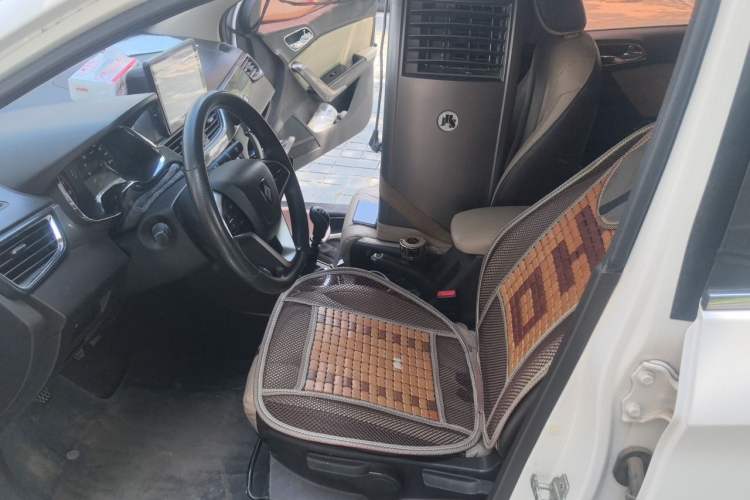 Used Baojun 310W 2017 1.5L Manual Fashion Model China V Left Front Seat