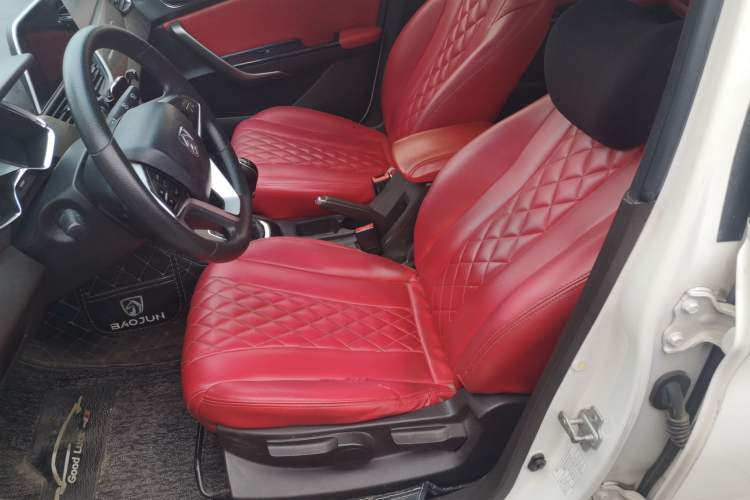 Used Baojun 310W 2017 1.5L Manual Fashion Model China V Left Front Seat