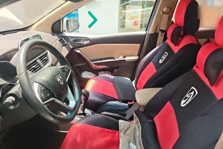 Used Baojun 310W 2017 1.5L Manual Fashion Model China V Left Front Seat