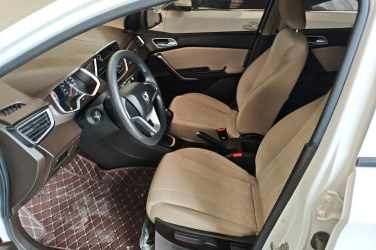 Used Baojun 310W 2017 1.5L Manual Comfort Version China V Left Front Seat