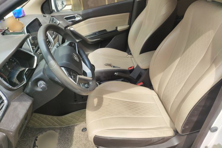 Used Baojun 310W 2017 1.5L Manual Luxury Version China VI Left Front Seat