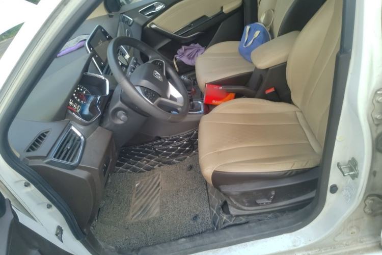 Used Baojun 310W 2017 1.5L Manual Luxury Edition China V Left Front Seat