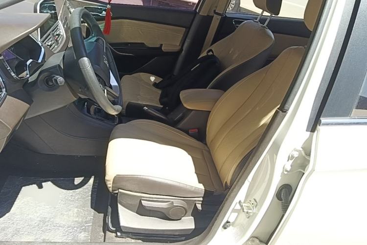 Used Baojun 310W 2017 1.5L Manual Fashion Model China V Left Front Seat