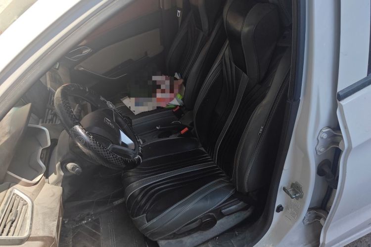 Used Baojun 310W 2017 1.5L Manual Comfort Version China VI Emission Standard Left Front Seat