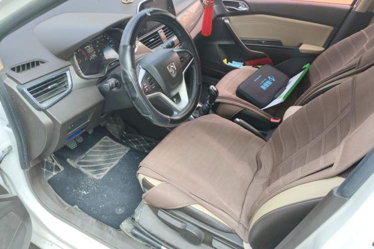 Used Baojun 310W 2017 1.5L Manual Fashion Model China V Left Front Seat