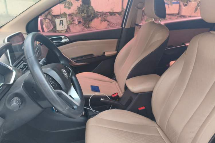 Used Baojun 310W 2017 1.5L Manual Fashion Model China V Left Front Seat