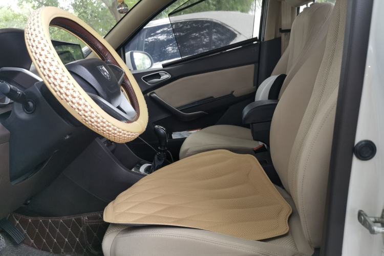 Used Baojun 310W 2017 1.5L Manual Comfort Version China VI Emission Standard Left Front Seat