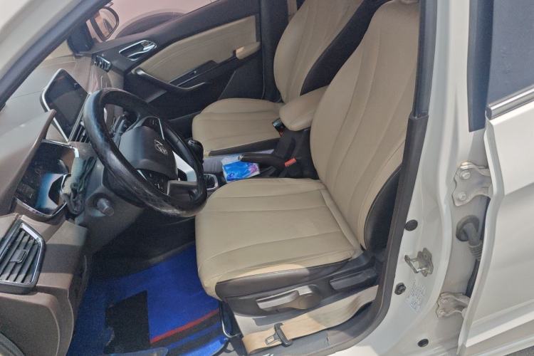 Used Baojun 310W 2017 1.5L Manual Fashion Model China V Left Front Seat
