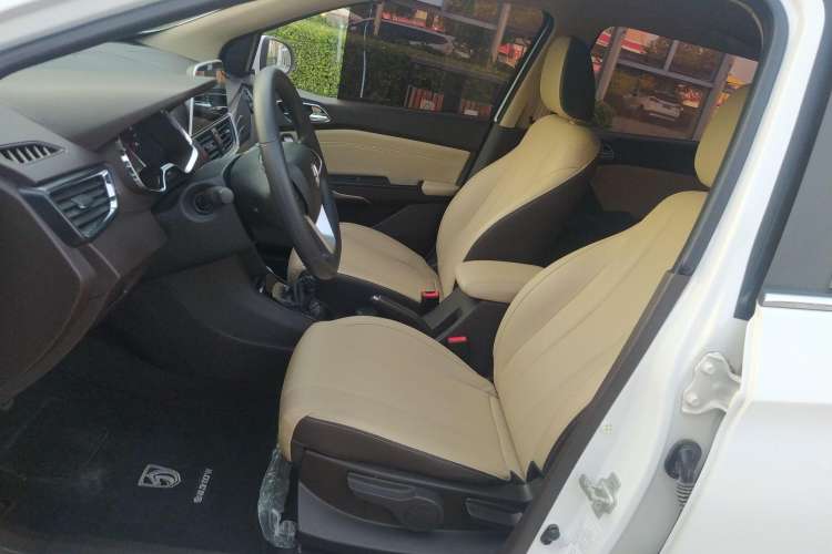 Used Baojun 310W 2017 1.5L Manual Fashion Edition China VI Left Front Seat