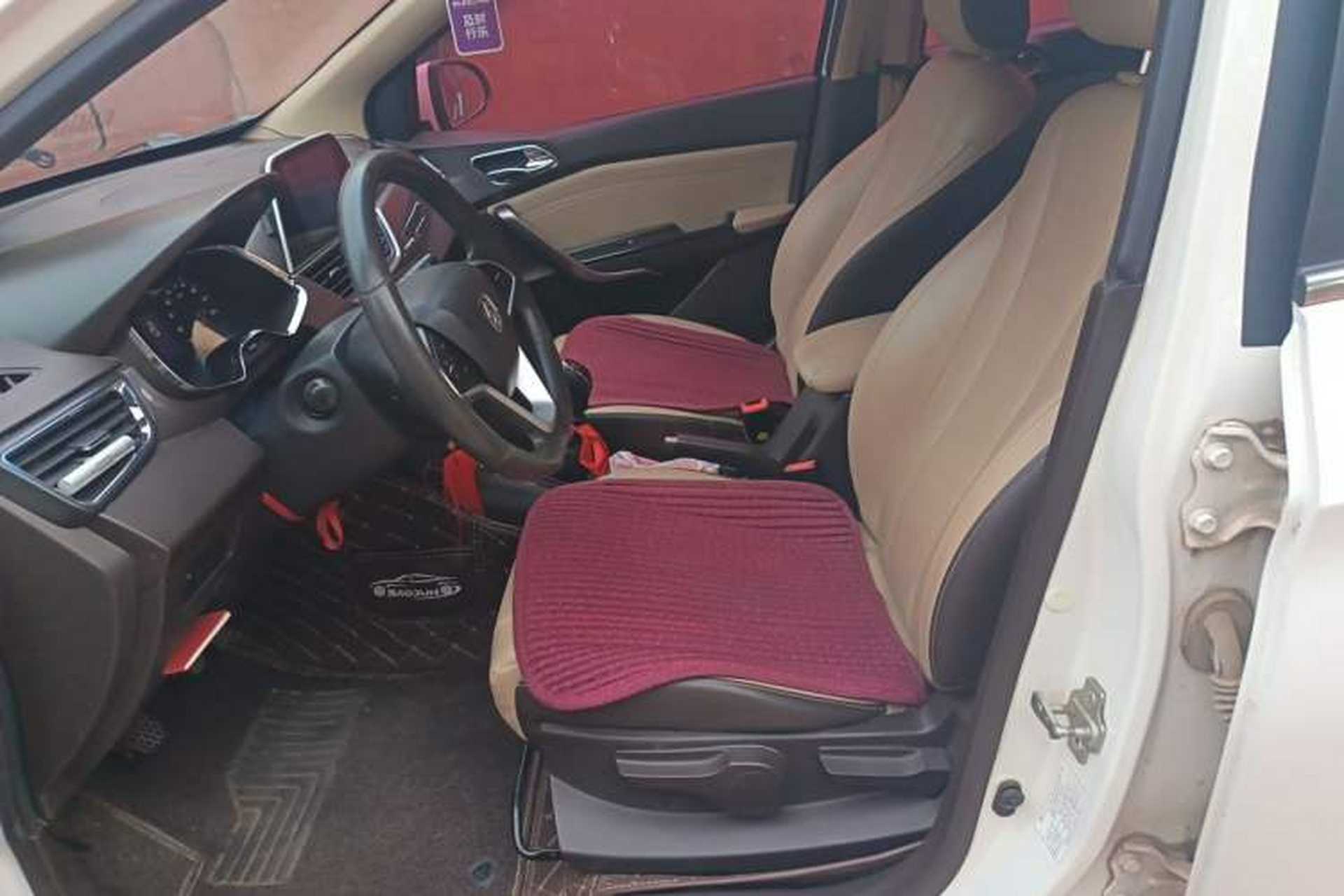 Used Baojun 310W 2017 1.5L Manual Fashion Model China V Left Front Seat