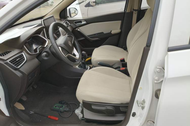 Used Baojun 310W 2017 1.5L Manual Comfort Version China V Left Front Seat