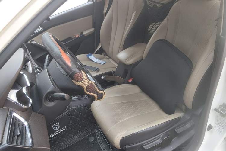 Used Baojun 310W 2017 1.5L Manual Fashion Model China V Left Front Seat