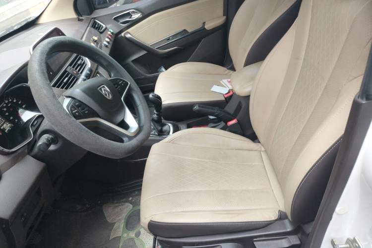 Used Baojun 310W 2017 1.5L Manual Fashion Model China V Left Front Seat