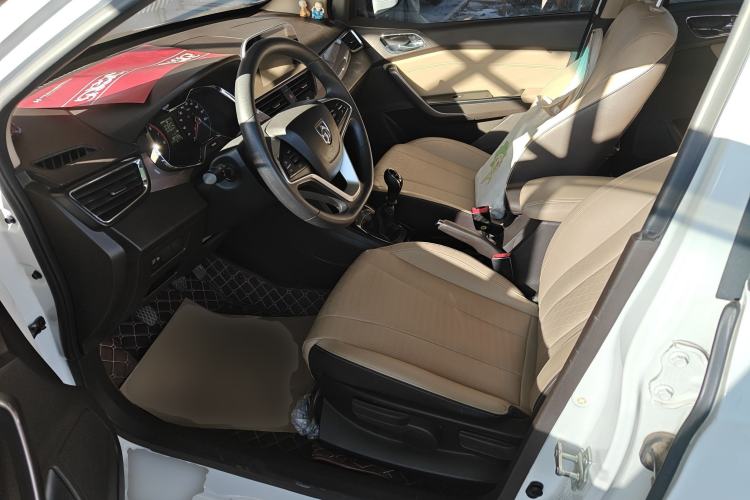 Used Baojun 310W 2017 1.5L Manual Fashion Model China V Left Front Seat