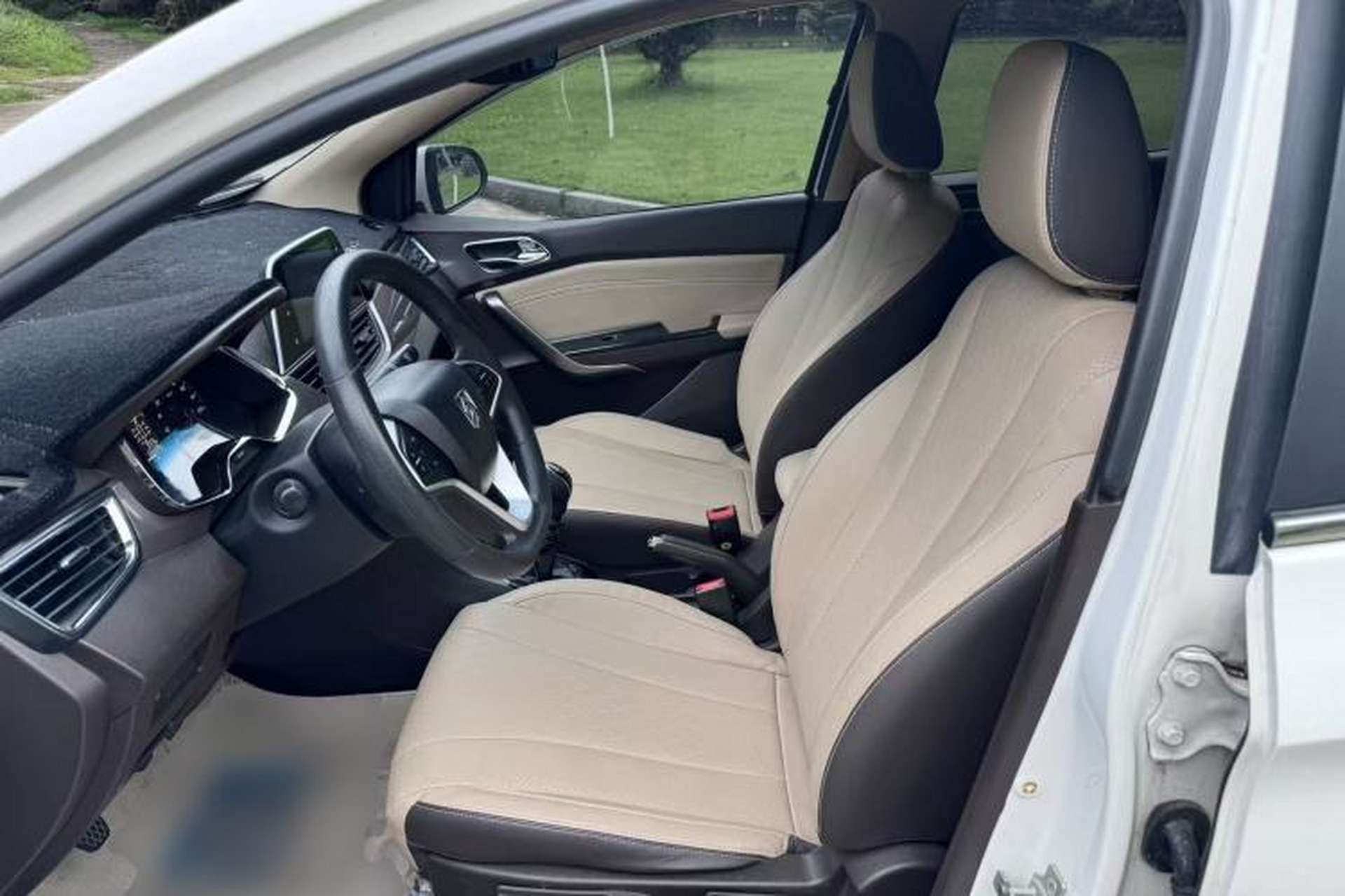 Used Baojun 310W 2017 1.5L Manual Fashion Model China V Left Front Seat
