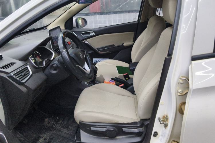 Used Baojun 310W 2017 1.5L Manual Comfort Version China V Left Front Seat
