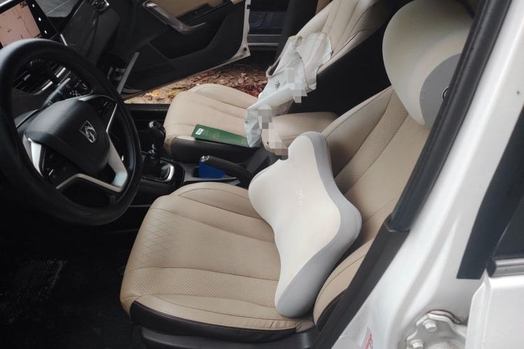 Used Baojun 310W 2017 1.5L Manual Luxury Version China VI Left Front Seat