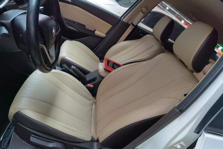 Used Baojun 310W 2017 1.5L Manual Fashion Edition China VI Left Front Seat